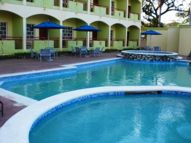 Hotel Novus Caoba Esperanza Exterior foto